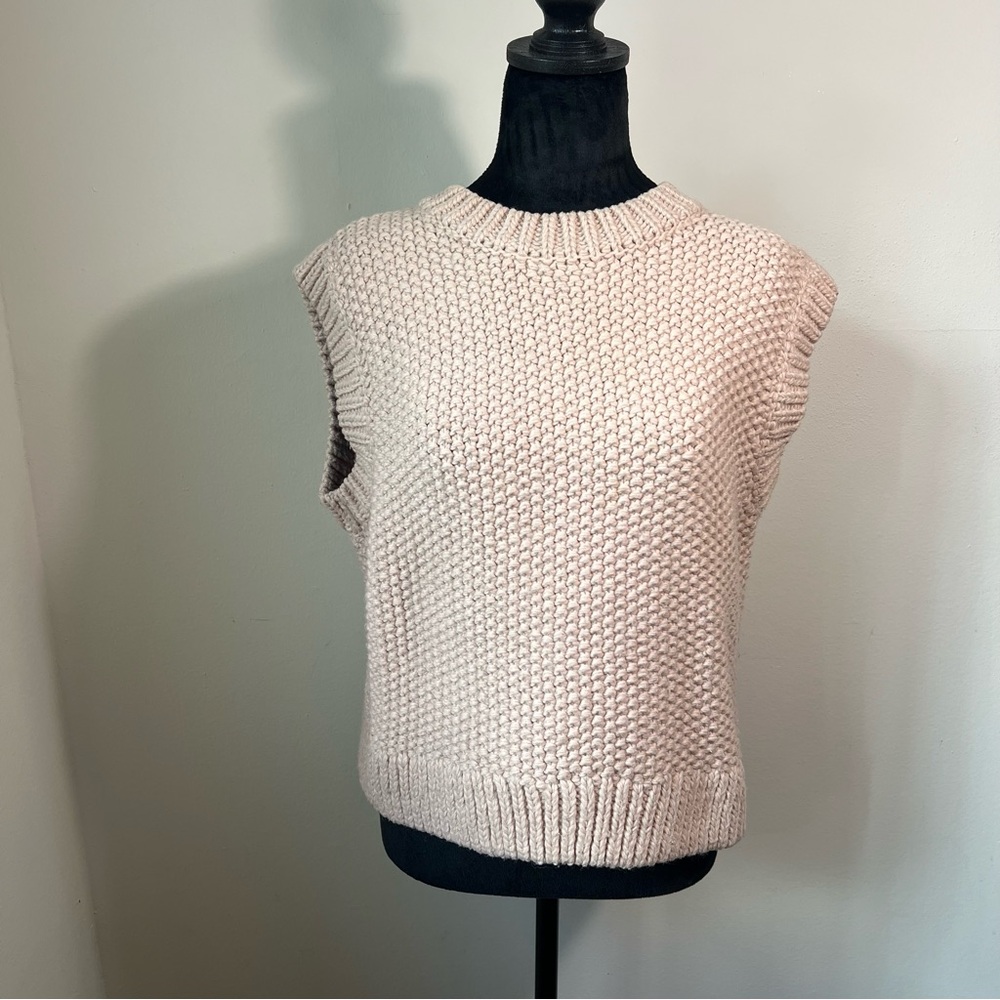 H&M Cream Sleeveless Knit Sweater
